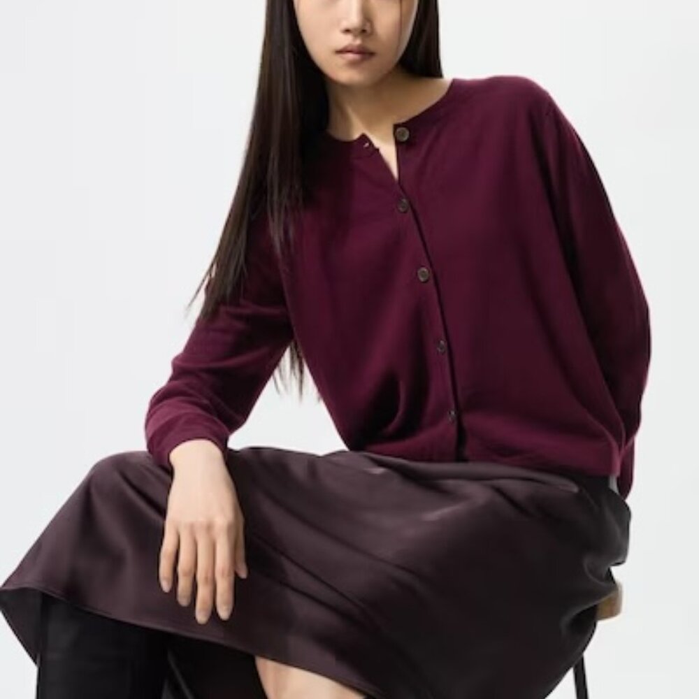 Uniqlo Cashmere Short Cardigan in Wine